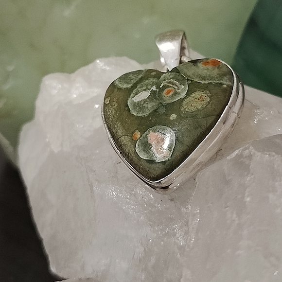Natural Rhyolite Rainforest Jasper Heart pendant .925 - Picture 8 of 8